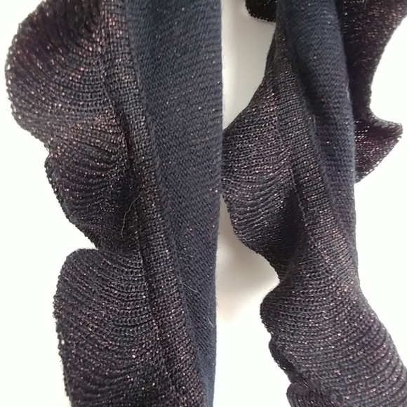 Top - Picture 2 of 3